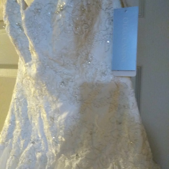 Wedding dress - Picture 2 of 5